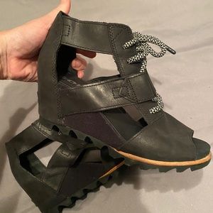 Sorel Black Wedge